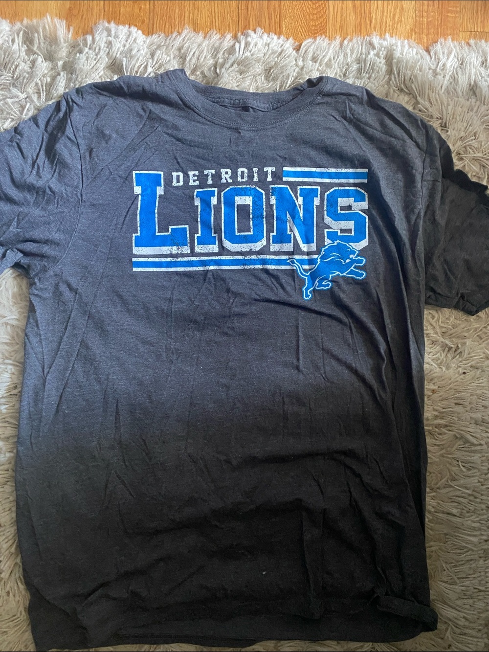 Detroit lions T shirt